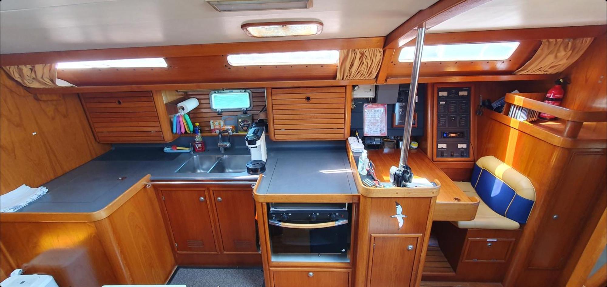 Coriandre 2 - Dormir Sur Un Grand Voilier 9 Personnes By Nuits Au Port La Rochelle  Luaran gambar