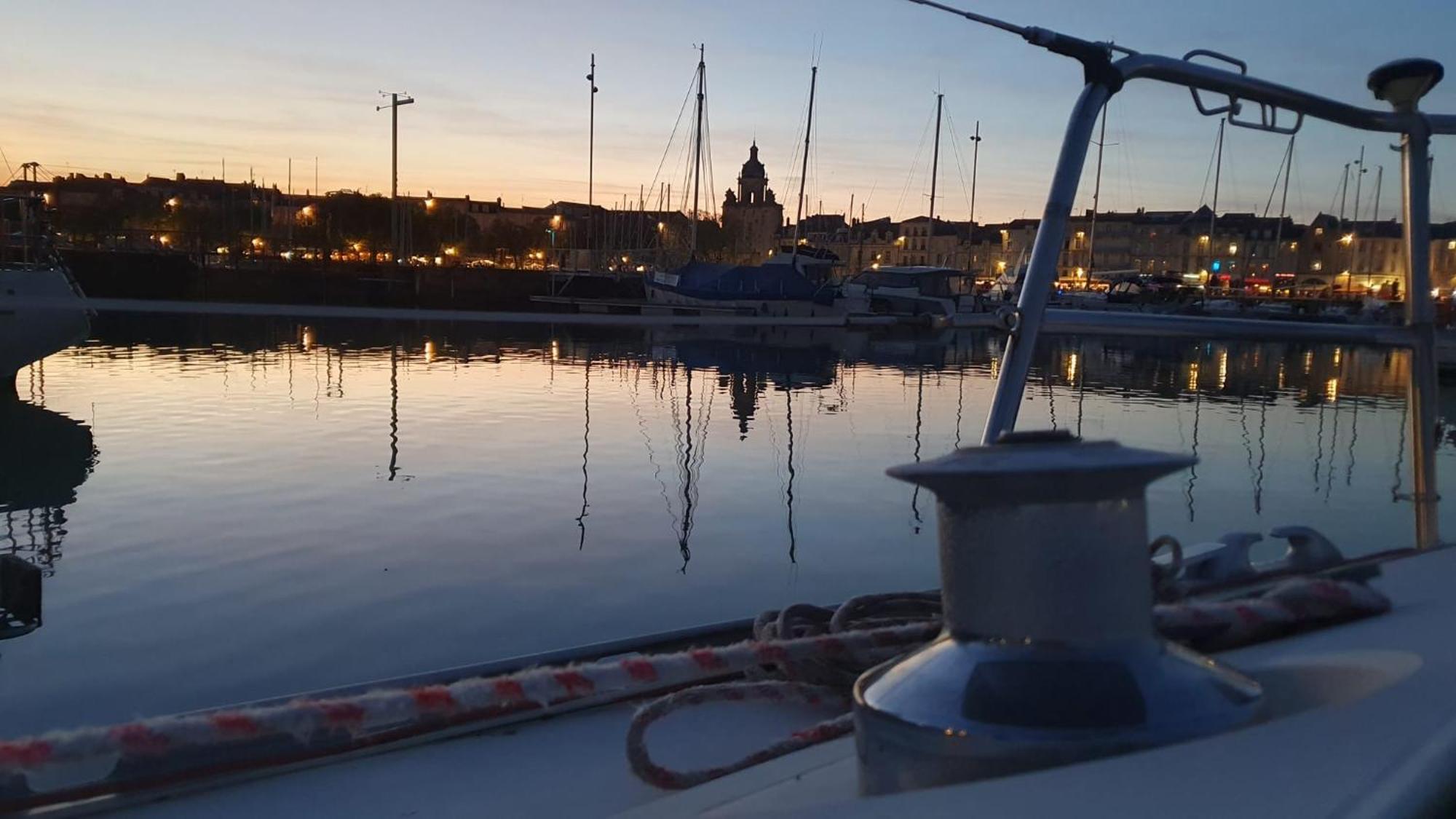 Coriandre 2 - Dormir Sur Un Grand Voilier 9 Personnes By Nuits Au Port La Rochelle  Luaran gambar
