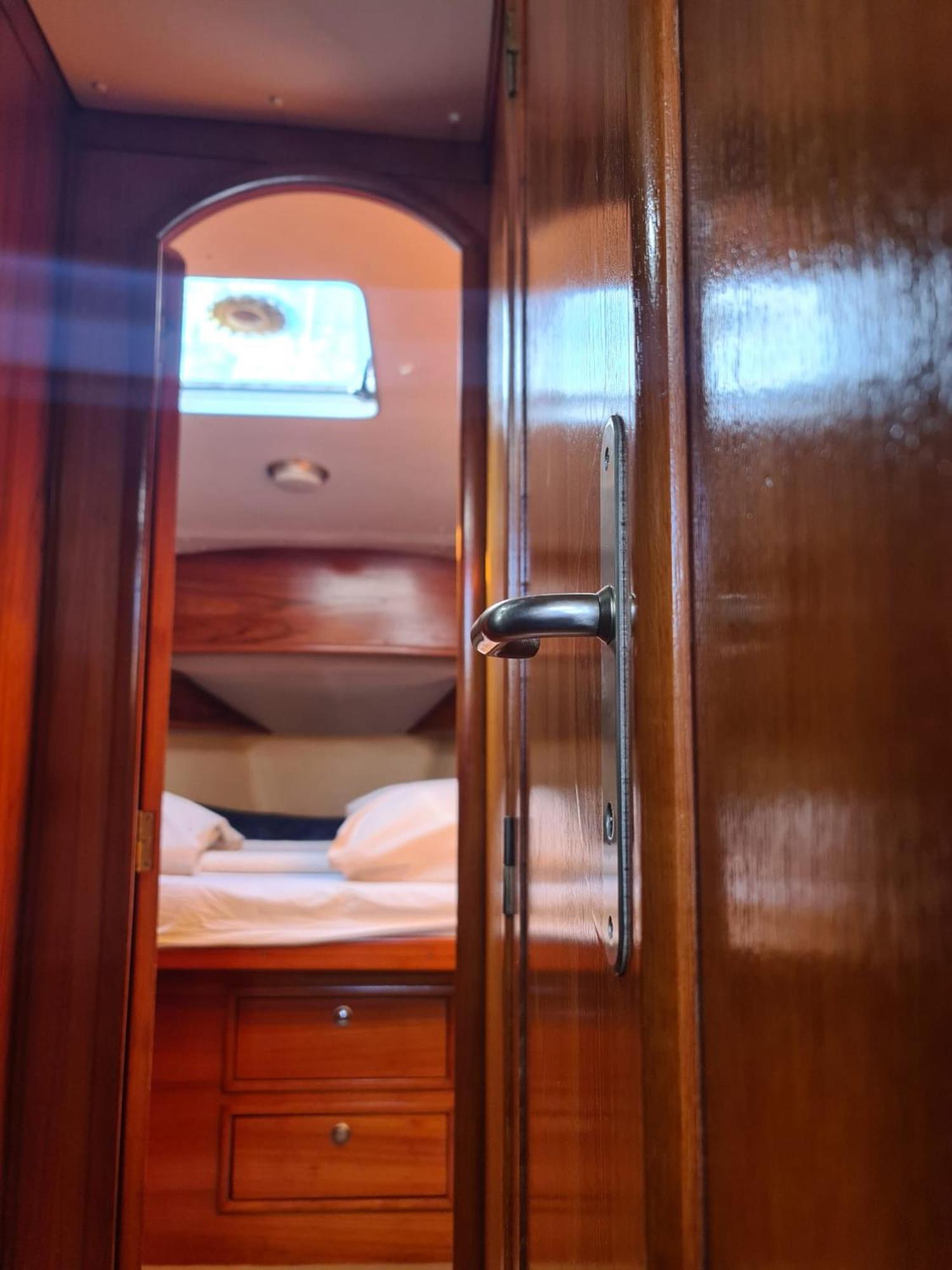Coriandre 2 - Dormir Sur Un Grand Voilier 9 Personnes By Nuits Au Port La Rochelle  Luaran gambar