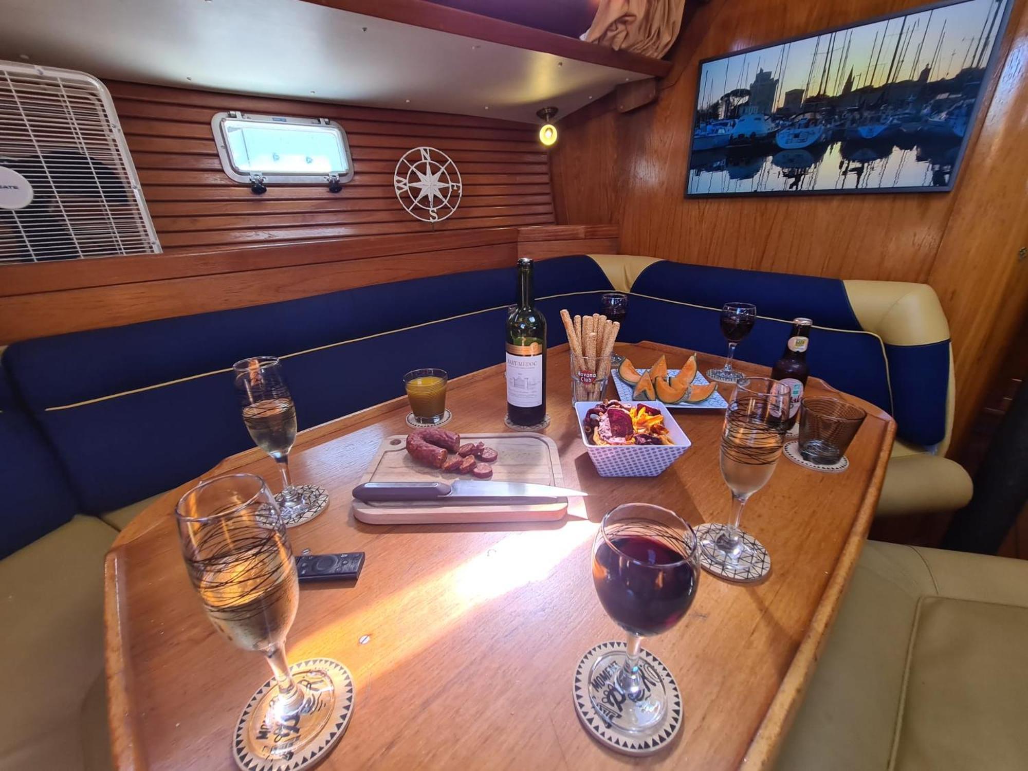Coriandre 2 - Dormir Sur Un Grand Voilier 9 Personnes By Nuits Au Port La Rochelle  Luaran gambar