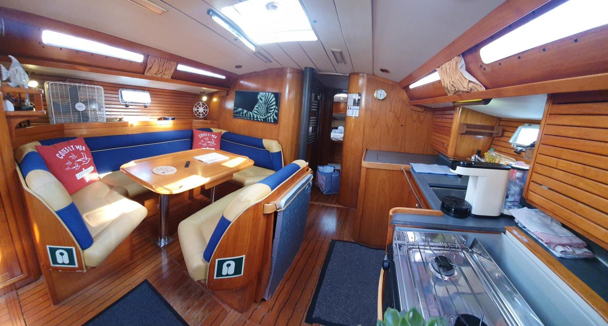 Coriandre 2 - Dormir Sur Un Grand Voilier 9 Personnes By Nuits Au Port La Rochelle  Luaran gambar