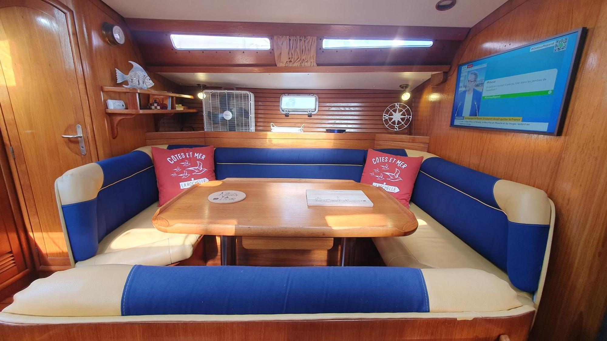Coriandre 2 - Dormir Sur Un Grand Voilier 9 Personnes By Nuits Au Port La Rochelle  Luaran gambar